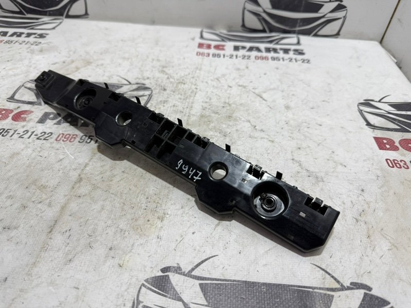 Направляющая бампера задняя левая Rogue 2021 T33 2.5 Направляющая бампера задняя левая Rogue 2021 T33 2.5