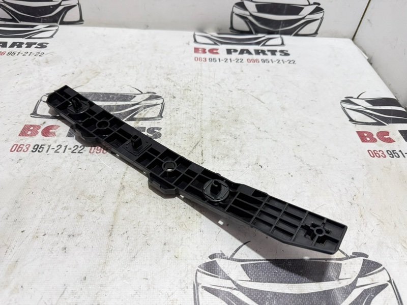 Направляющая бампера задняя левая Rogue 2021 T33 2.5 Направляющая бампера задняя левая Rogue 2021 T33 2.5