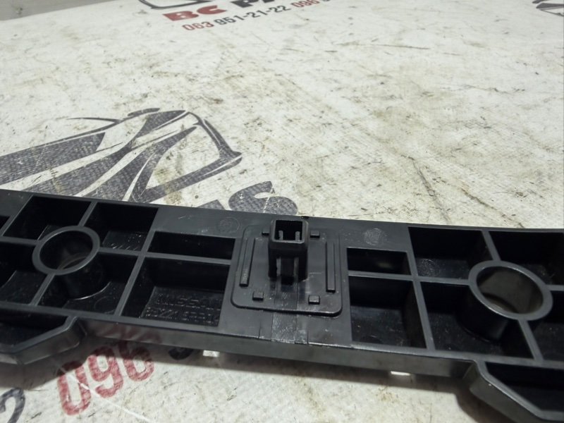 Направляющая бампера задняя левая Rogue 2021 T33 2.5 Направляющая бампера задняя левая Rogue 2021 T33 2.5