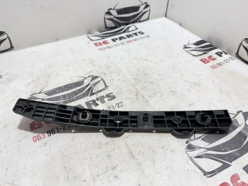Направляющая бампера задняя правая Rogue 2021 T33 2.5 Направляющая бампера задняя правая Rogue 2021 T33 2.5