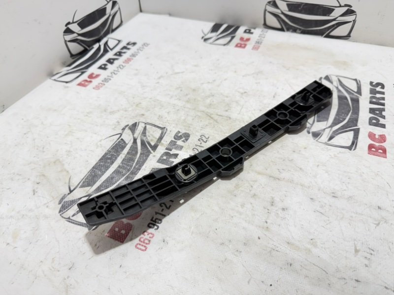 Направляющая бампера задняя правая Rogue 2021 T33 2.5 Направляющая бампера задняя правая Rogue 2021 T33 2.5