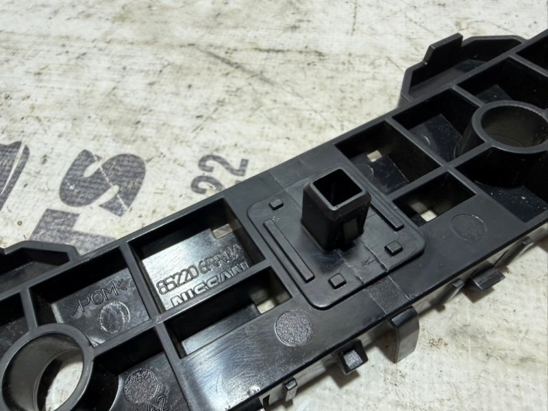 Направляющая бампера задняя правая Rogue 2021 T33 2.5 Направляющая бампера задняя правая Rogue 2021 T33 2.5