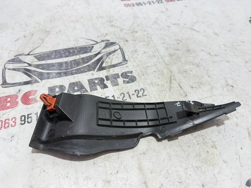 Уголок жабо правый Rogue 2021 T33 2.5