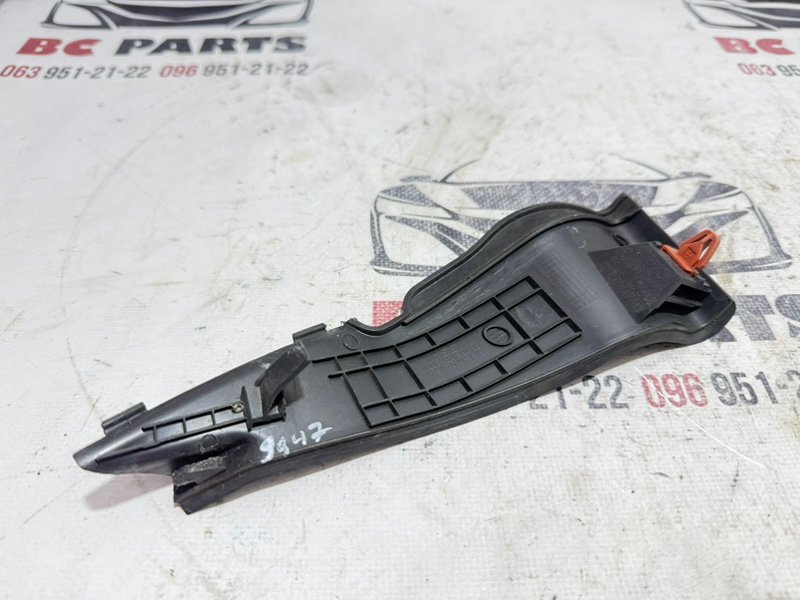 Уголок жабо правый Rogue 2021 T33 2.5