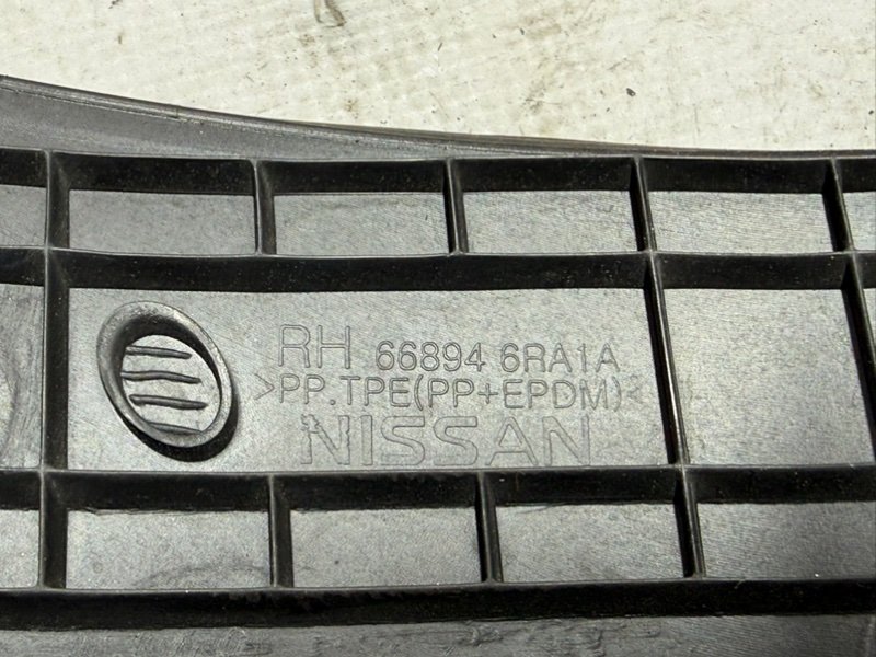 Уголок жабо правый Rogue 2021 T33 2.5