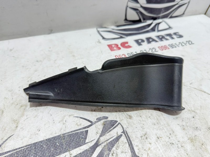 Уголок жабо левый Nissan Rogue 2021 T33 2.5 668956ra1a Б/У