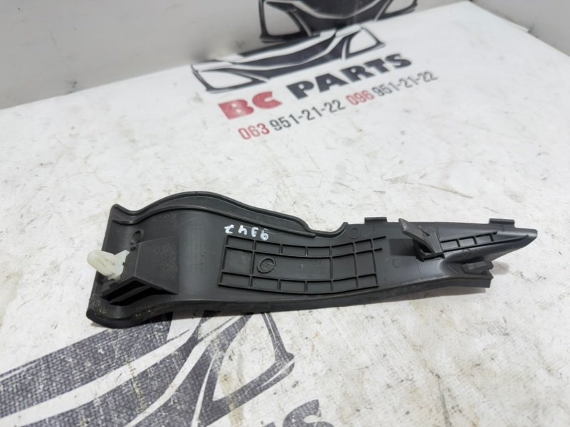 Уголок жабо левый Rogue 2021 T33 2.5