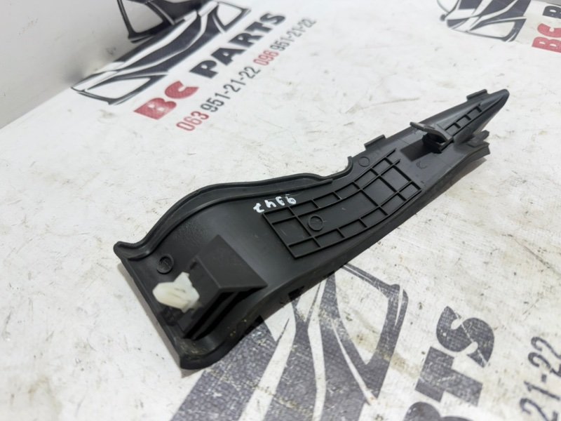 Уголок жабо левый Rogue 2021 T33 2.5