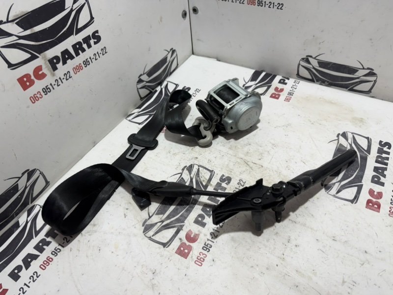 Ремень безопасности передний правый Nissan Rogue T33 2.5