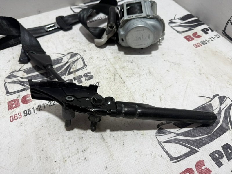 Ремень безопасности передний правый Rogue 2021 T33 2.5