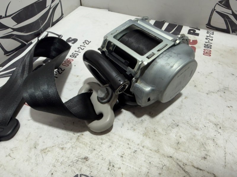 Ремень безопасности передний правый Rogue 2021 T33 2.5