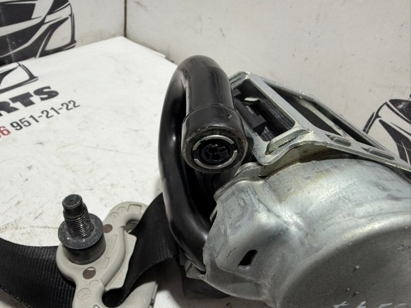 Ремень безопасности задний правый Rogue 2021 T33 2.5