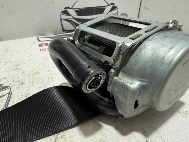 Ремень безопасности задний левый Rogue 2021 T33 2.5