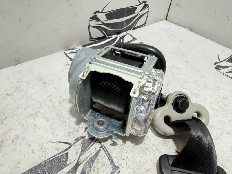 Ремень безопасности задний левый Rogue 2021 T33 2.5