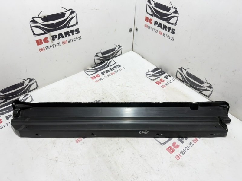 Дефлектор радиатора Rogue 2021 T33 2.5