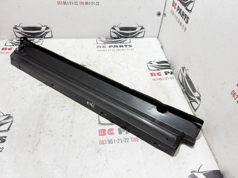 Дефлектор радиатора Rogue 2021 T33 2.5