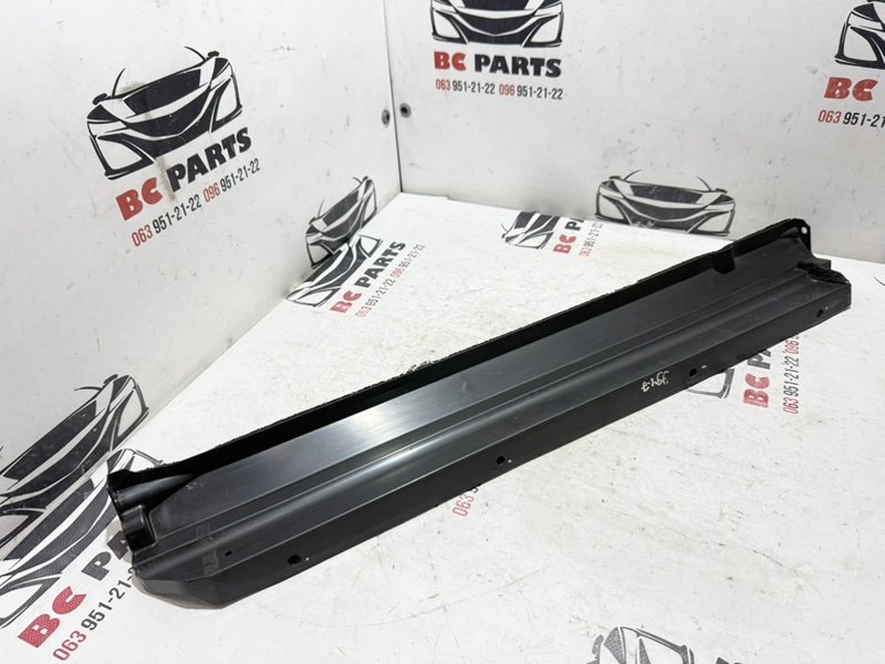 Дефлектор радиатора Rogue 2021 T33 2.5