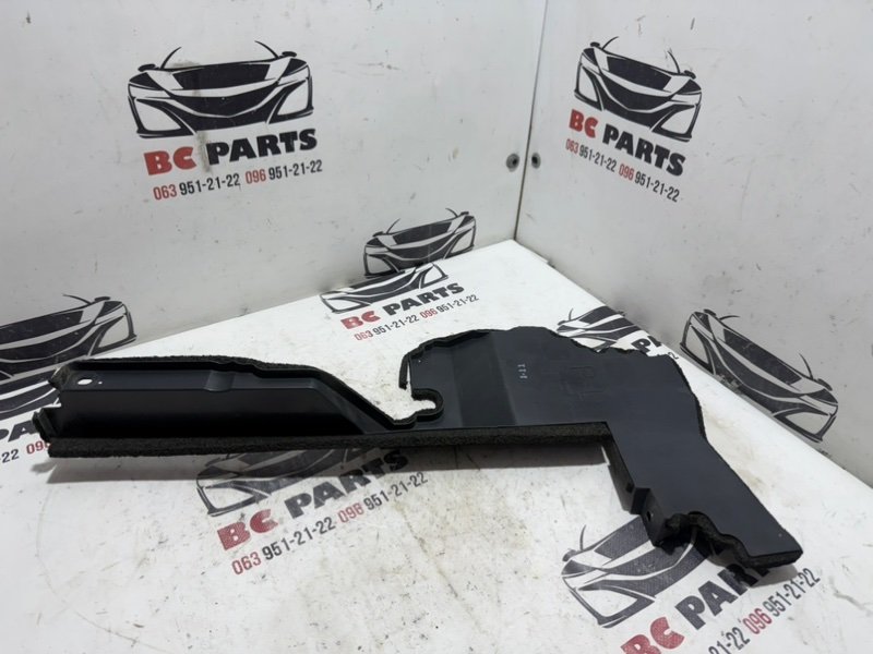 Дефлектор радиатора левый Rogue 2021 T33 2.5 Дефлектор радиатора левый Rogue 2021 T33 2.5