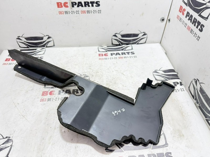 Дефлектор радиатора левый Rogue 2021 T33 2.5 Дефлектор радиатора левый Rogue 2021 T33 2.5