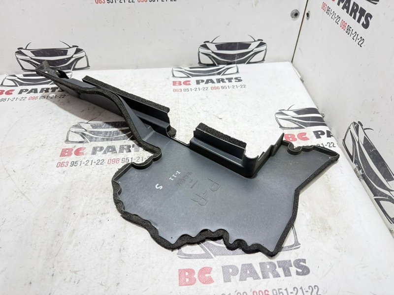 Дефлектор радиатора правый Rogue 2021 T33 2.5