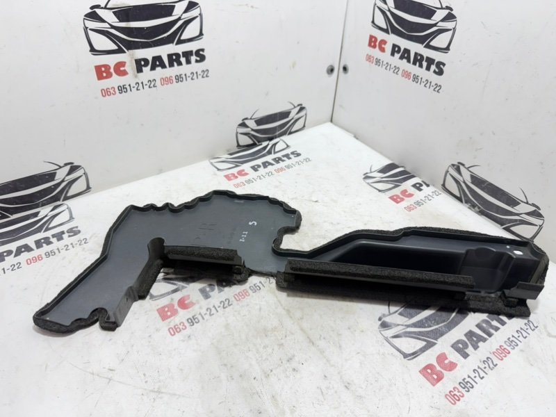 Дефлектор радиатора правый Rogue 2021 T33 2.5