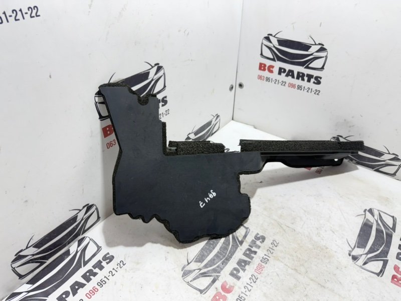 Дефлектор радиатора правый Rogue 2021 T33 2.5