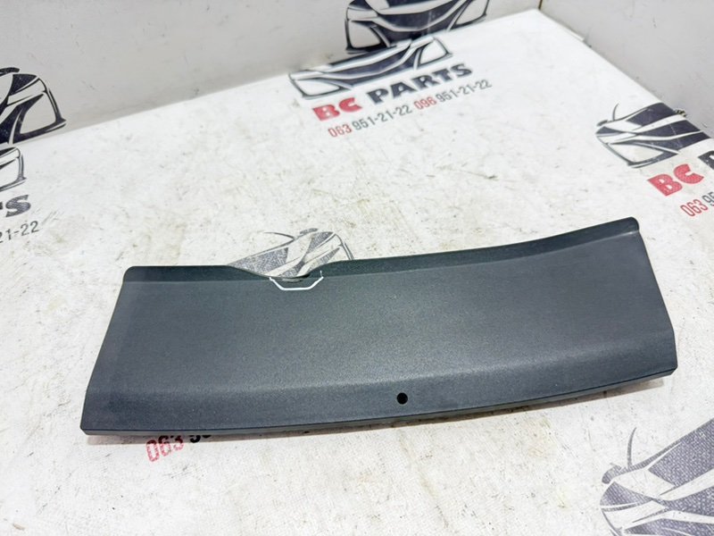 Запчасть накладка на жабо Nissan Rogue 2021 T33 2.5 668206rr0a Б/У Накладка на жабо Nissan Rogue 2021 T33 2.5 668206rr0a Б/У