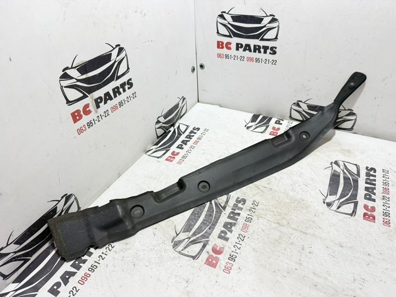 Пыльник крыла передний правый Rogue 2021 T33 2.5