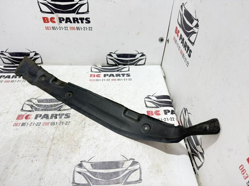 Пыльник крыла передний правый Nissan Rogue T33 2.5