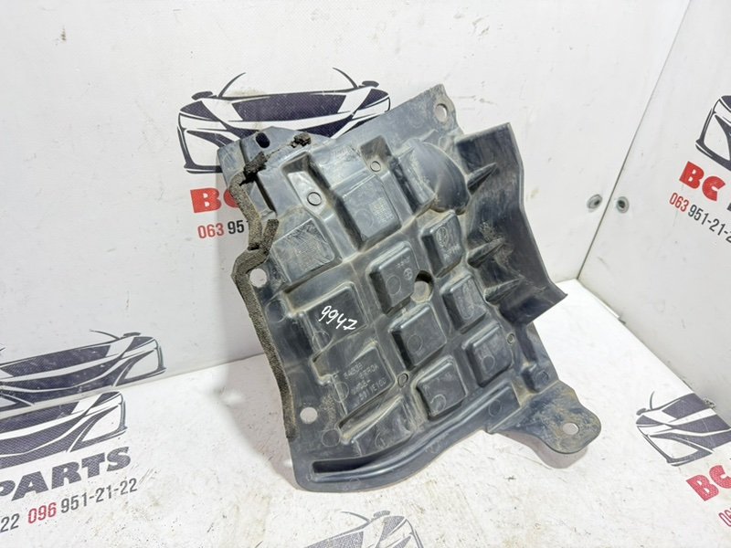 Защита двигателя правая Nissan Rogue 2021 T33 2.5 648386rr0a Б/У