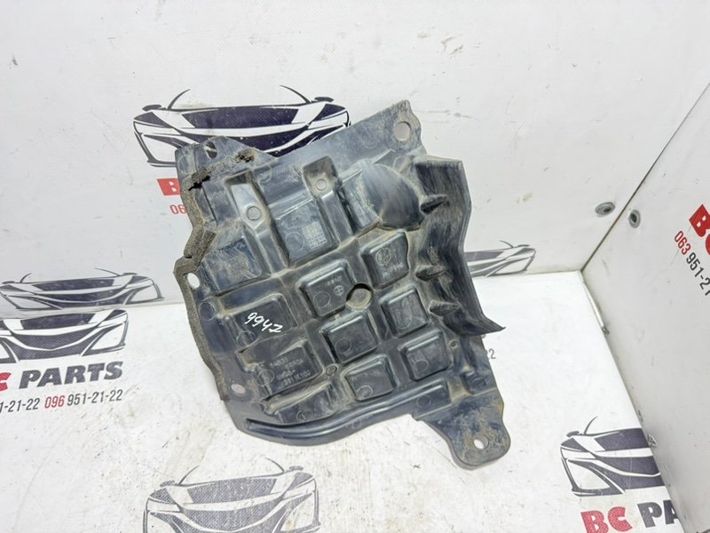 Защита двигателя правая Nissan Rogue T33 2.5