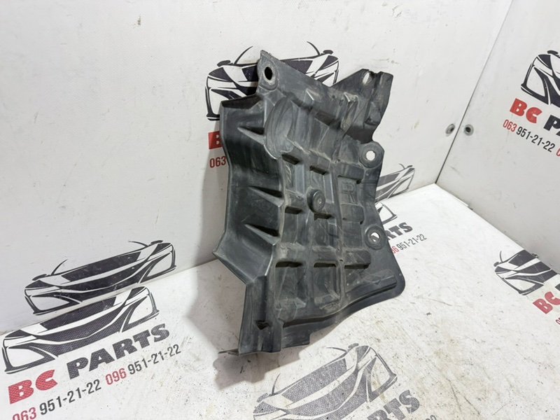 Защита двигателя правая Rogue 2021 T33 2.5