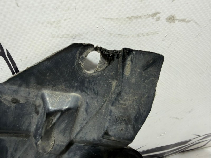 Защита двигателя правая Rogue 2021 T33 2.5