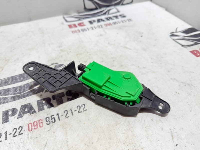 Замок лючка бензобака Kia Sportage 2017 81550D7000 Б/У