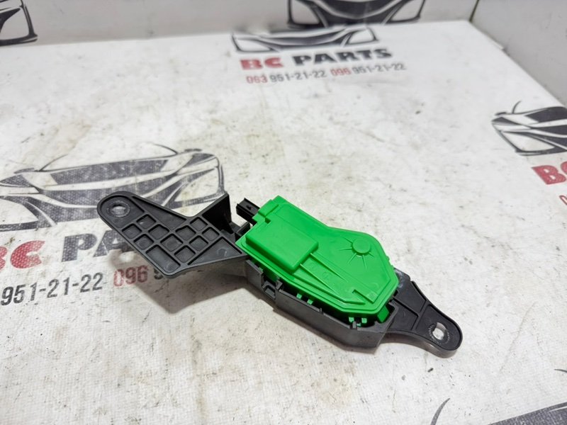 Замок лючка бензобака Kia Sportage 2017 81550D7000 Б/У