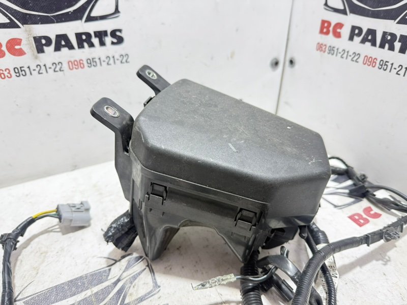 Корпус блока предохранителей 3 2021 2.5