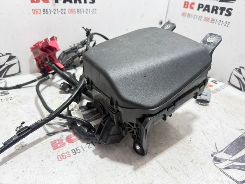 Корпус блока предохранителей 3 2021 2.5