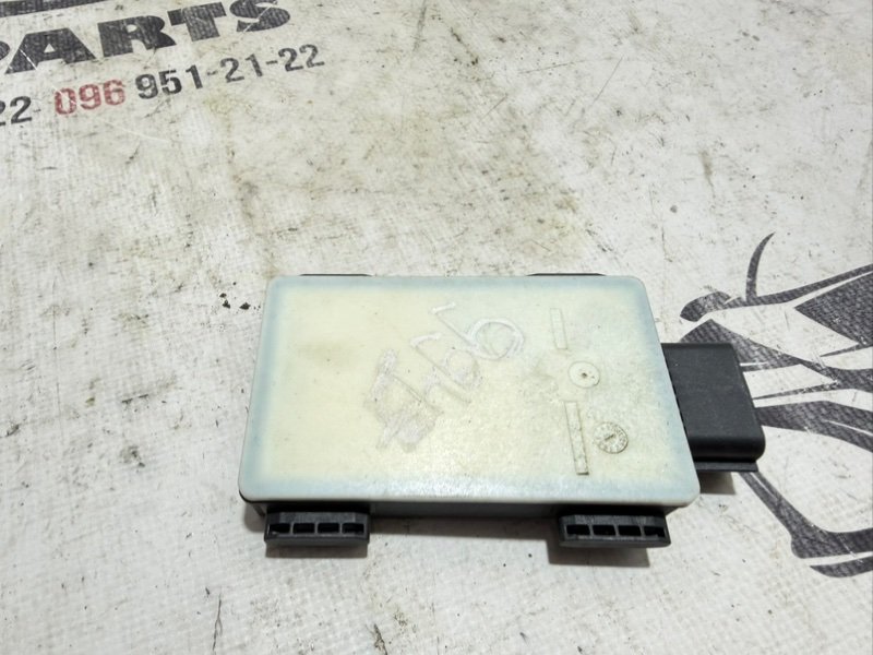 Датчик слепых зон задний Rogue 2021 T33 2.5