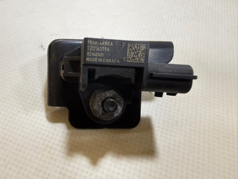 Датчик удара Nissan Rogue 2021 T33 2.5 985816rr0a Б/У