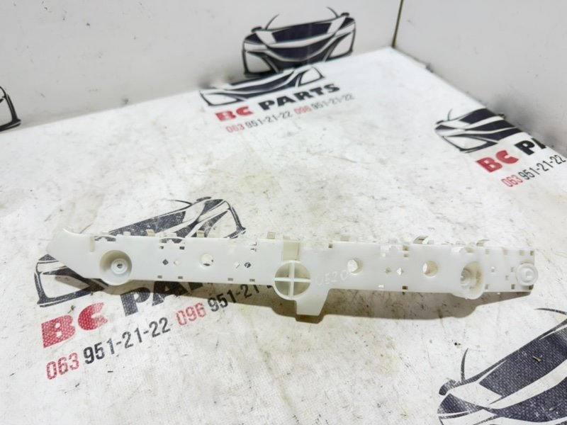 Запчасть направляющая бампера задняя правая Nissan Kicks 2021 1.6 852205rb0a Б/У Направляющая бампера задняя правая Nissan Kicks 2021 1.6 852205rb0a Б/У