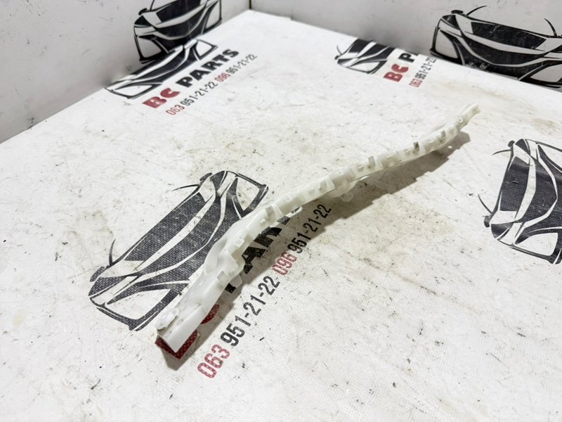 Направляющая бампера задняя правая Kicks 2021 1.6 Направляющая бампера задняя правая Kicks 2021 1.6