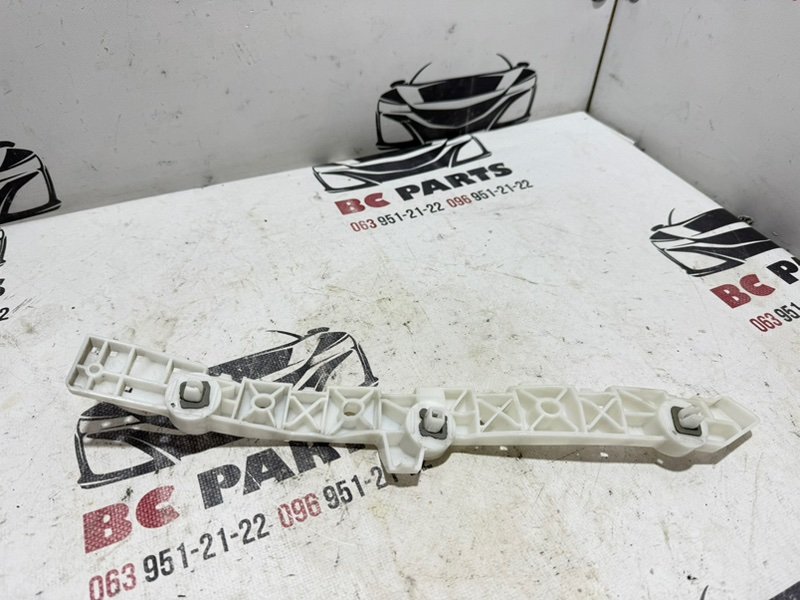 Направляющая бампера задняя правая Kicks 2021 1.6 Направляющая бампера задняя правая Kicks 2021 1.6