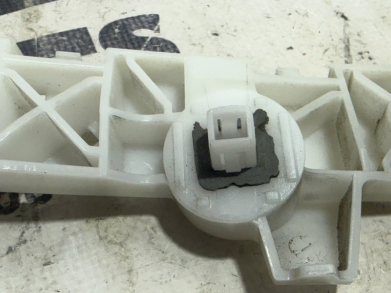 Направляющая бампера задняя левая Kicks 2021 1.6