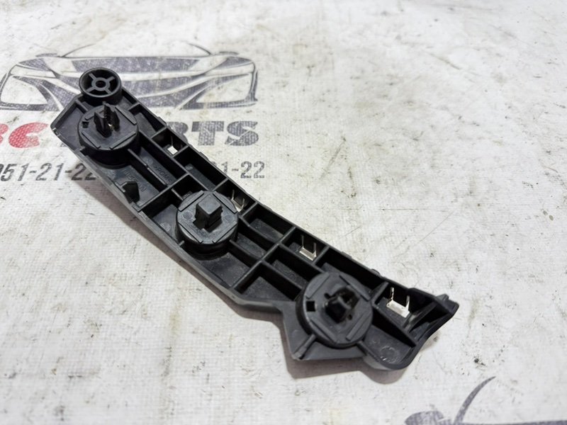 Направляющая бампера передняя левая Rogue 2021 T33 2.5