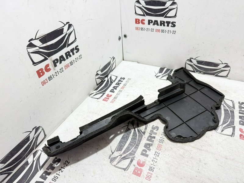 Дефлектор радиатора правый Nissan Rogue T33 2.5 Дефлектор радиатора правый Nissan Rogue T33 2.5