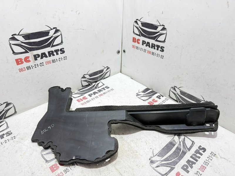 Дефлектор радиатора правый Rogue 2021 T33 2.5 Дефлектор радиатора правый Rogue 2021 T33 2.5