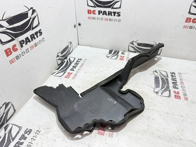 Дефлектор радиатора левый Rogue 2021 T33 2.5 Дефлектор радиатора левый Rogue 2021 T33 2.5