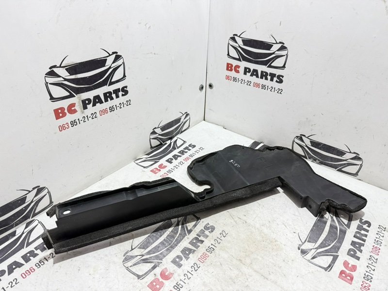 Дефлектор радиатора левый Nissan Rogue T33 2.5 Дефлектор радиатора левый Nissan Rogue T33 2.5