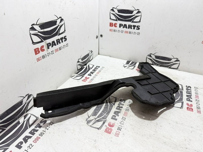 Дефлектор радиатора левый Rogue 2021 T33 2.5 Дефлектор радиатора левый Rogue 2021 T33 2.5