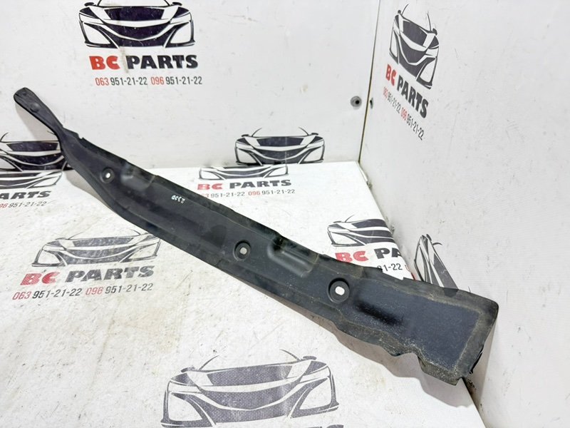 Пыльник крыла передний левый Rogue 2021 T33 2.5